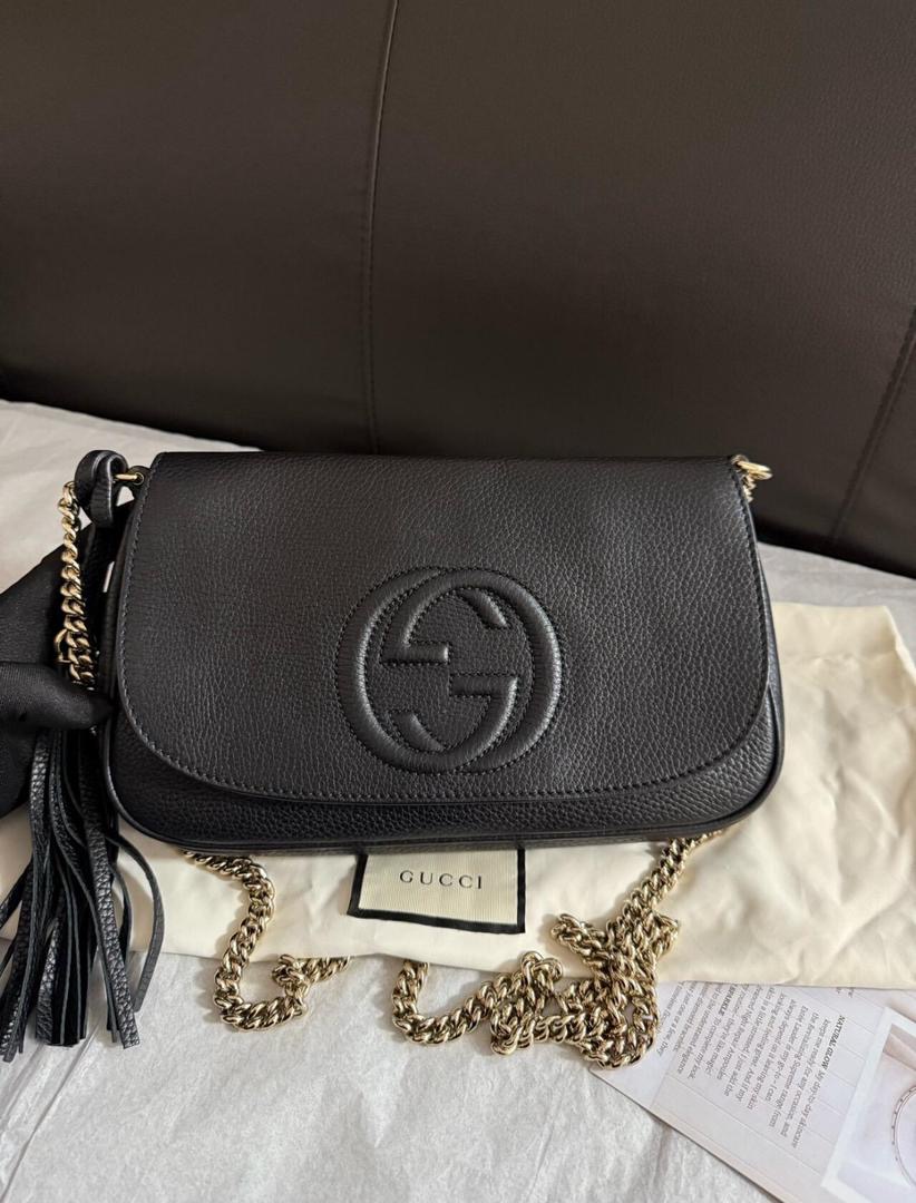 قوتشي 😍🌹 مقاس 26