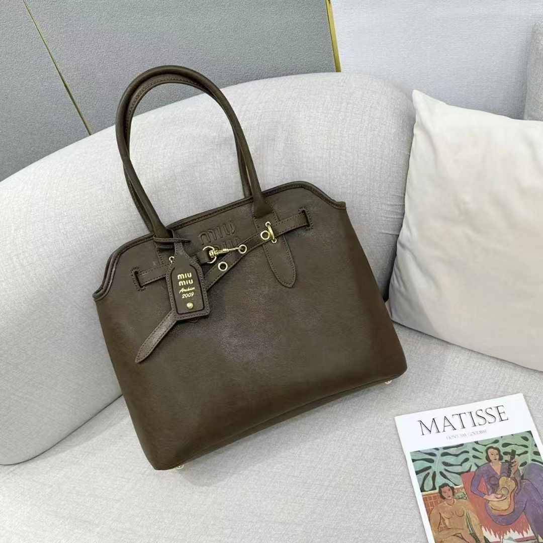 Miu miu 😍🌹 مقاس 40