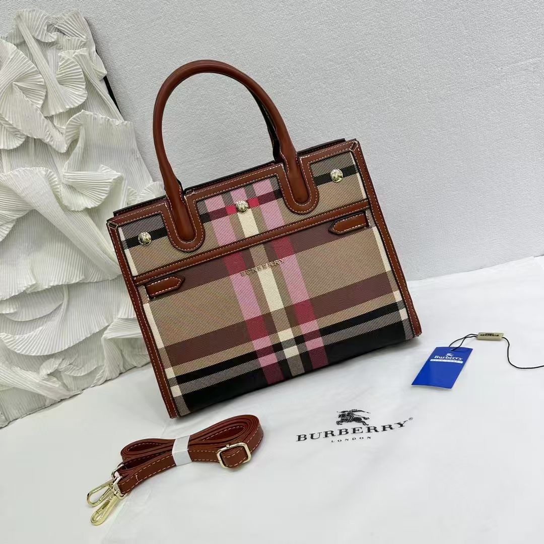 باربري 😍🌹 مقاس 32