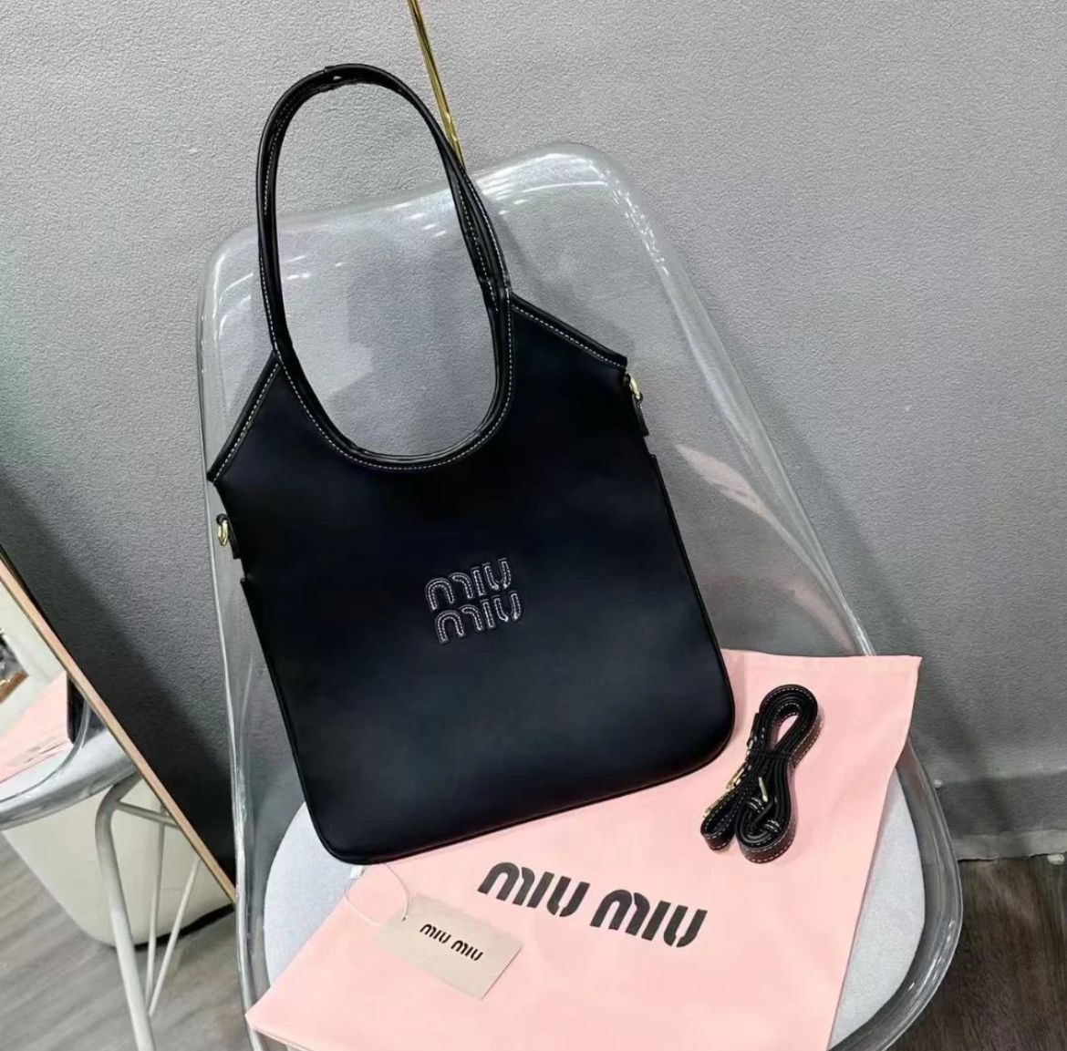 Miumiu 😍🌹 مقاس 31-