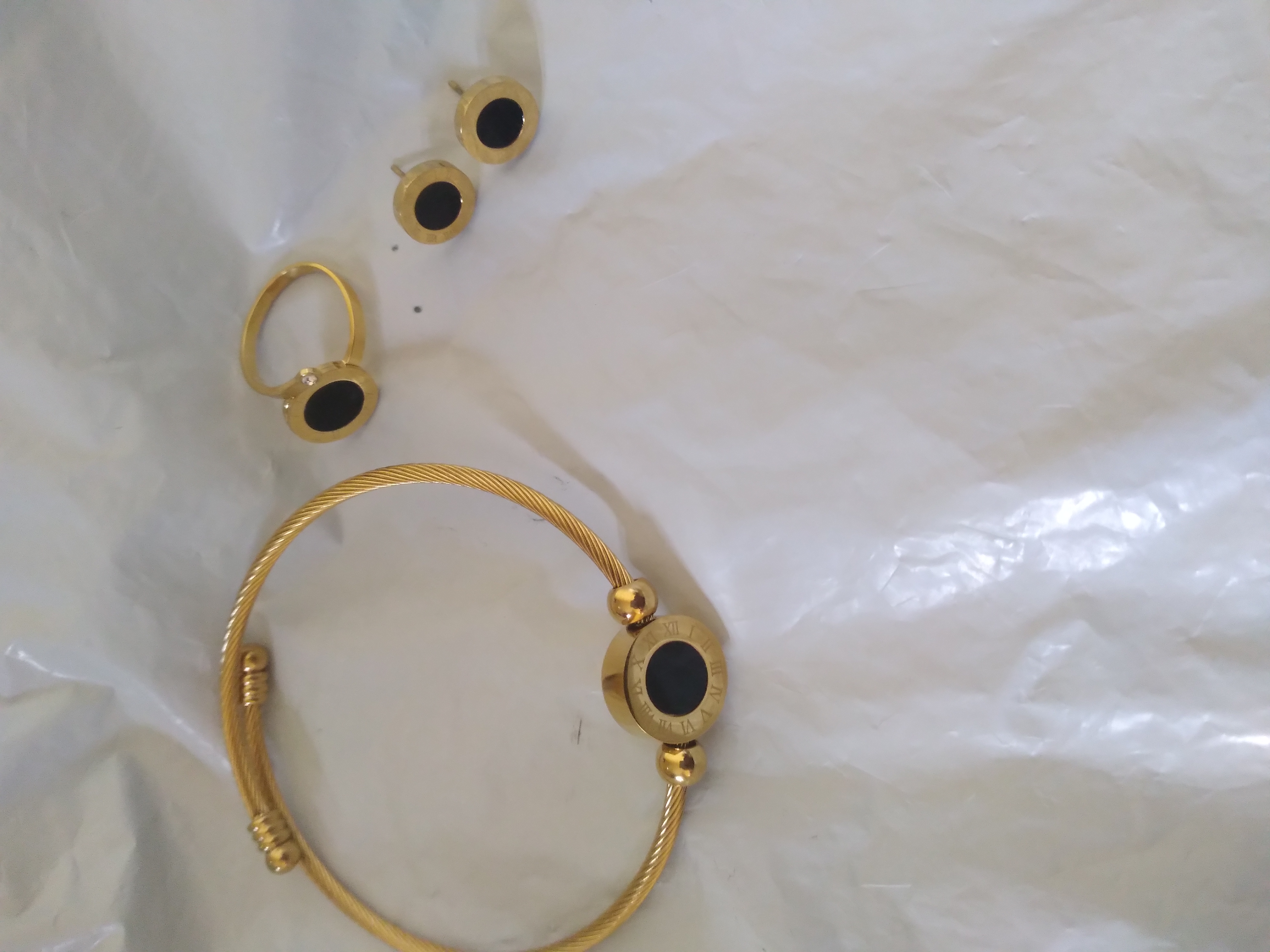 رسق مع خاتم و شيارتين