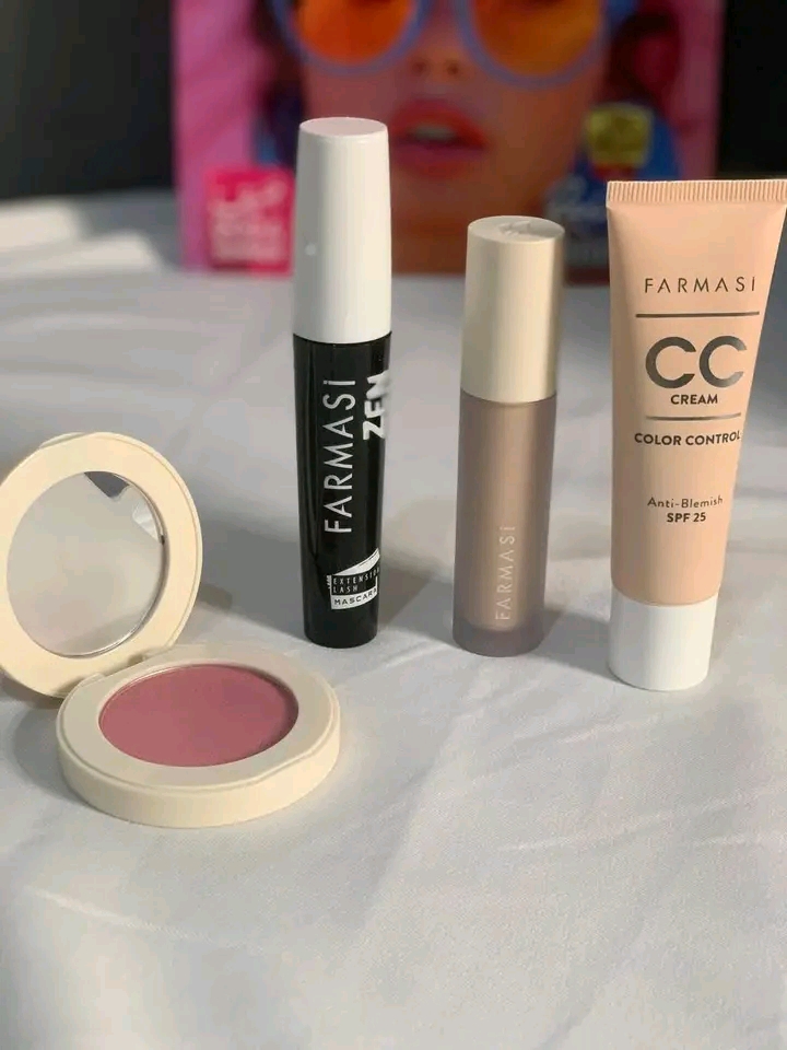 مجموعة مستحضرات تجميل فارماسي — ماسكارا Zen Lash وكريم CC مع حماية SPF 25 