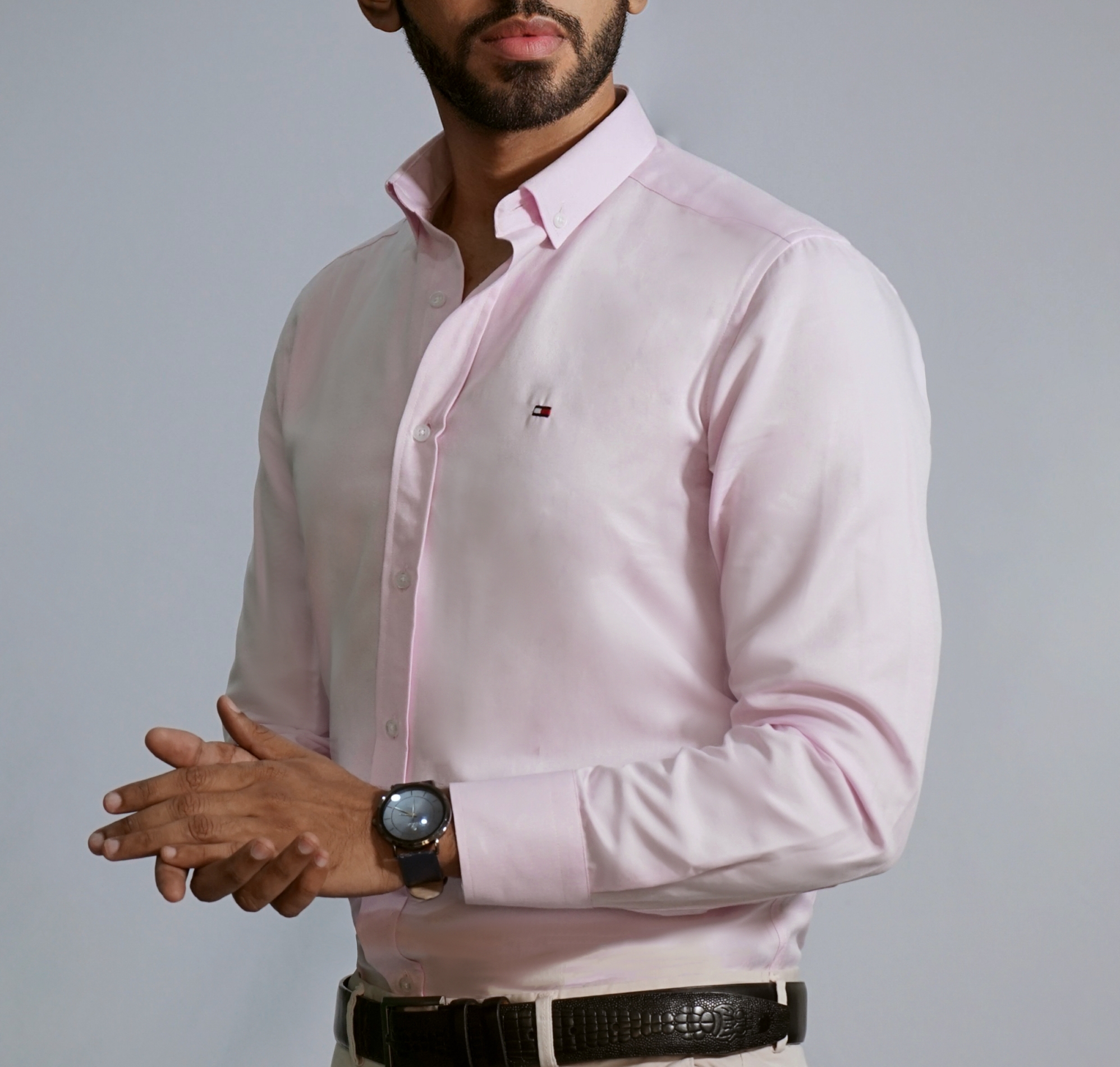 Trouvez votre bonheur dans la collection de chemises pour homme de Tommy Hilfiger,
